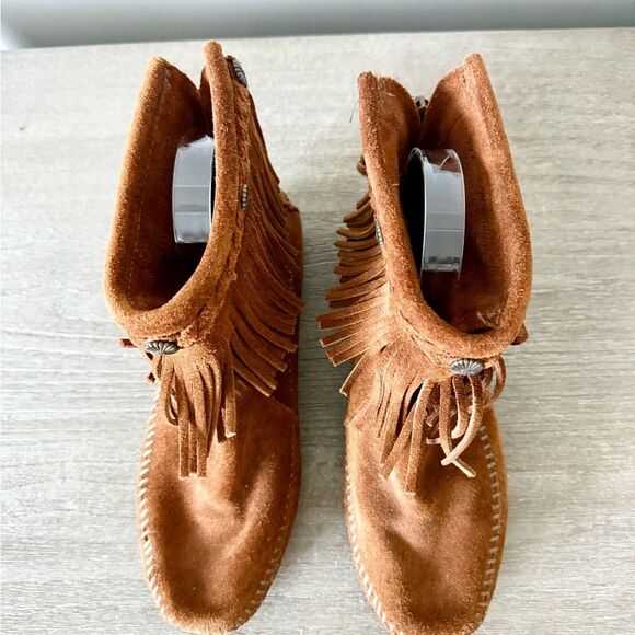 Minnetonka Fringe Ankle Moccasin in Brown Suede - Size 6.5 - Picture 3 of 8